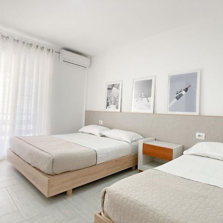 Promo Price September - Home By The Sea 1 Min From The Beach Golem  Exterior photo
